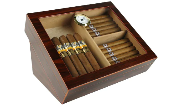 Stolní humidor Display angled