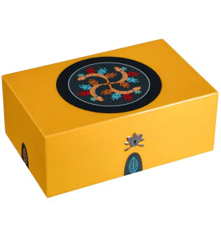 Humidor značky Totem s motivem opeřeného hada